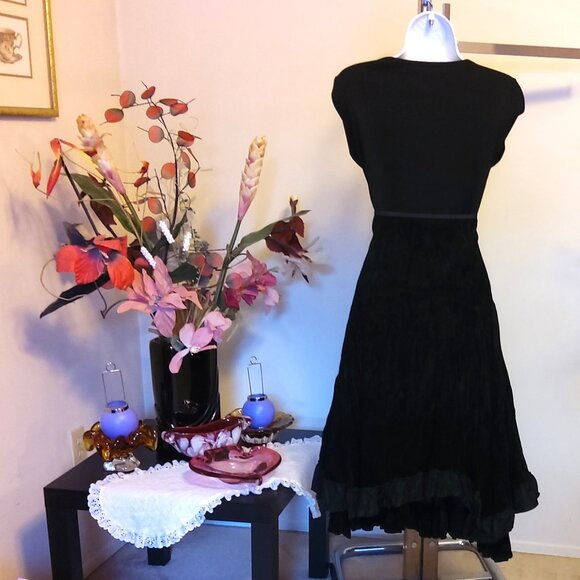 NWT Unique Designed Black Tiered Ruffle Midi Lined Skirt Lightweight M - Picture 6 of 6
